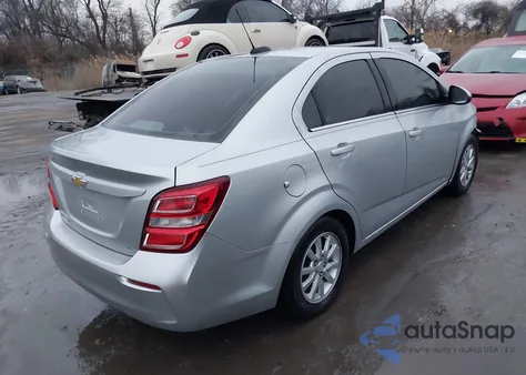 2020 Chevrolet Sonic Fwd Lt из США, поврежденный, VIN 1G1JD5SB5L4107135